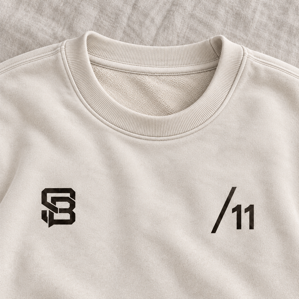 WIDE THREAT — Washed Oversized Crewneck